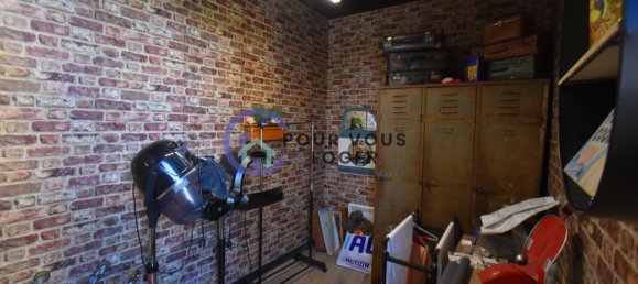 90m² Commercial property in Bully-les-Mines, France No. 263406 12