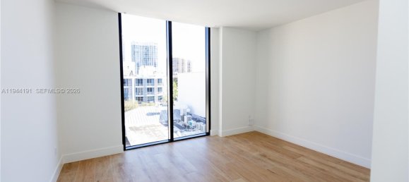 3 dormitorios propiedad comercial en venta en Miami, Miami-Dade, Florida, USA № 614581 21