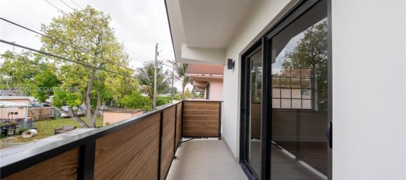 3 bedrooms Villa for rent in Miami, Miami-Dade, Florida, USA № 615052 12