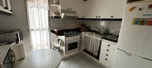 3 bedrooms Apartment in Lleida, Spain No. 159245 2