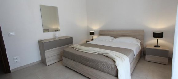 Apartamento de 3 habitaciónes en Lecce, Italy No. 237404 2