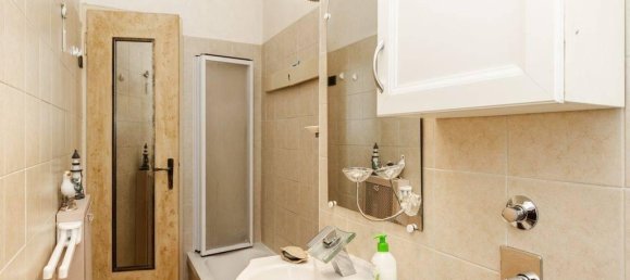 Apartamento de 4 habitaciónes en Monza, Italy No. 19921 28