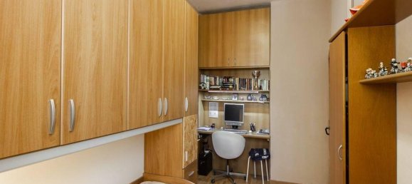 Apartamento de 4 habitaciónes en Monza, Italy No. 19921 25
