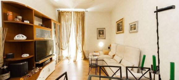 Apartamento de 4 habitaciónes en Monza, Italy No. 19921 3