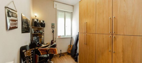 Apartamento de 4 habitaciónes en Monza, Italy No. 19921 26