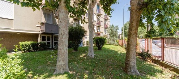 Apartamento de 4 habitaciónes en Monza, Italy No. 19921 15