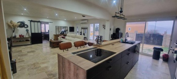 4 bedrooms House in Apt, France No. 355644 3