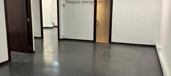 165m² Commercial property in Gracia, Spain No. 62403 5