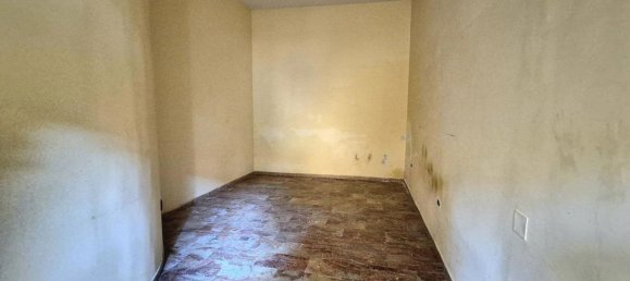 3 rooms Apartment in Caivano, Italy No. 285239 3