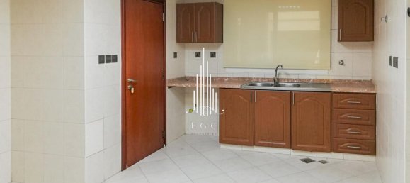 4 bedrooms Villa in Abu Dhabi, UAE No. 40002 13