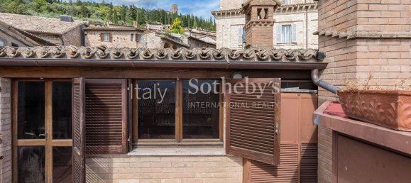 4 bedrooms House in Assisi, Italy No. 380588 12