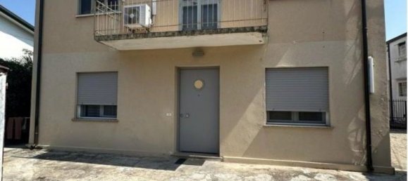 3 rooms House in Padua, Italy No. 261154 2
