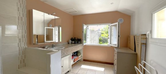 5 bedrooms House in Bouafle, France No. 325927 7