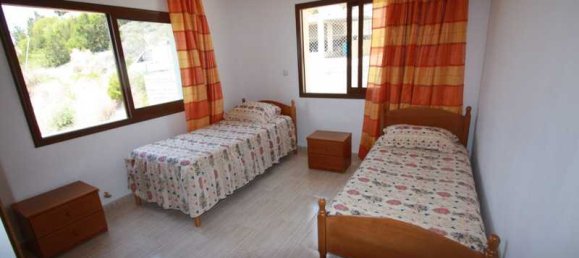 Вилла с 4 спальнями в Героскипу, Кипр № 68678 8