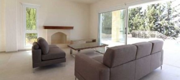 4 bedrooms House in Tala, Cyprus No. 9856 5