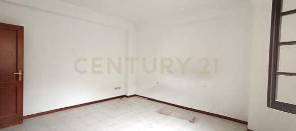 9 rooms House in Messina, Italy No. 13112 24