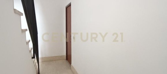 9 rooms House in Messina, Italy No. 13112 5