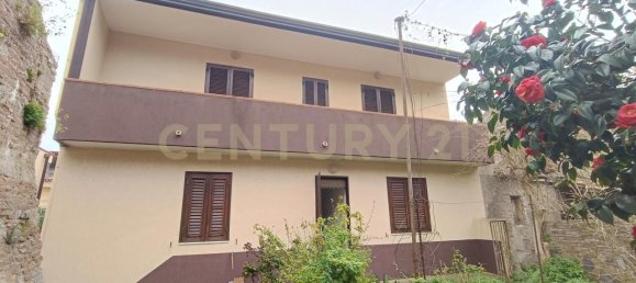 9 rooms House in Messina, Italy No. 13112 2