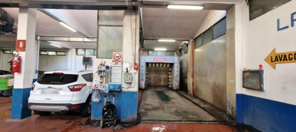 1800m² Commercial property in Bologna, Italy No. 372455 10