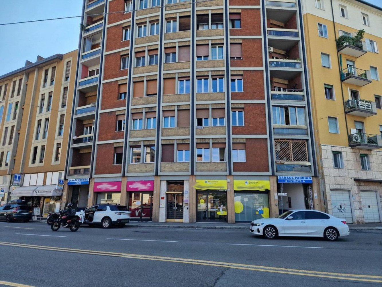1800m² Commercial property in Bologna, Italy No. 372455