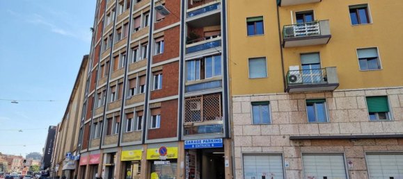 1800m² Commercial property in Bologna, Italy No. 372455 16