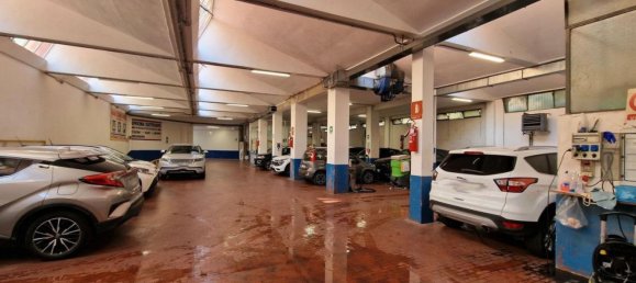 1800m² Commercial property in Bologna, Italy No. 372455 11