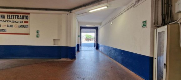 1800m² Commercial property in Bologna, Italy No. 372455 6