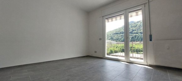 3 bedrooms Apartment in Omegna, Italy No. 334255 8