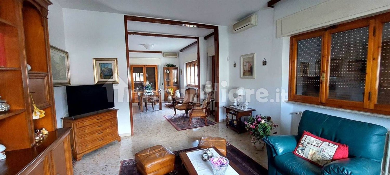 4 غرف نوم شقة في Pistoia, Italy رقم 221571