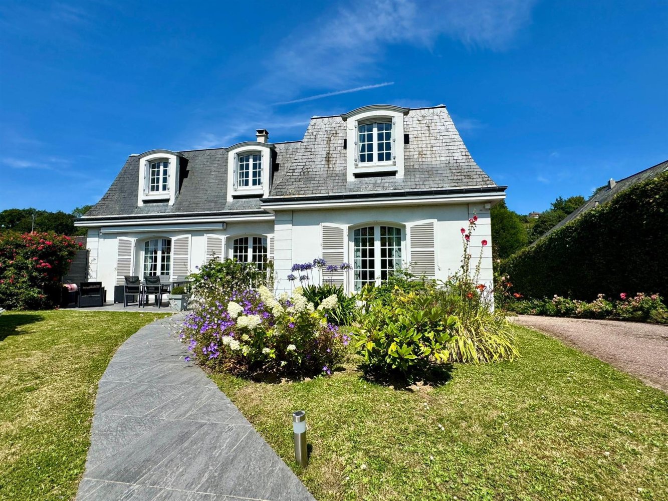 5 bedrooms House in Seine-Maritime, France No. 307010