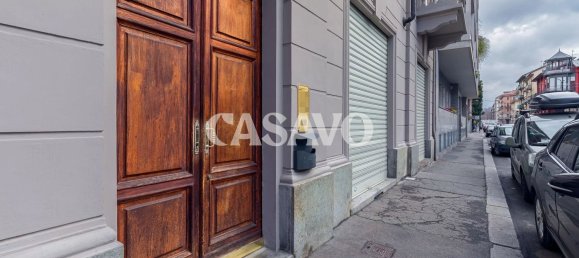 4 rooms Apartment in Turin, Italy No. 175355 2