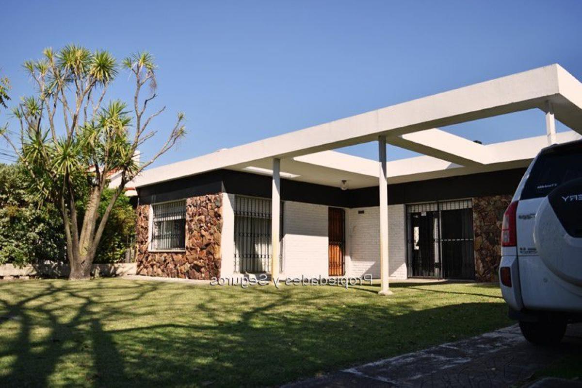 Дом с 6 спальнями в Монтевидео, Уругвай № 5389