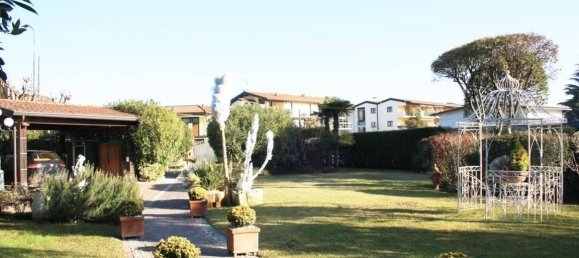 3 rooms Villa in Padenghe sul Garda, Italy No. 37234 4