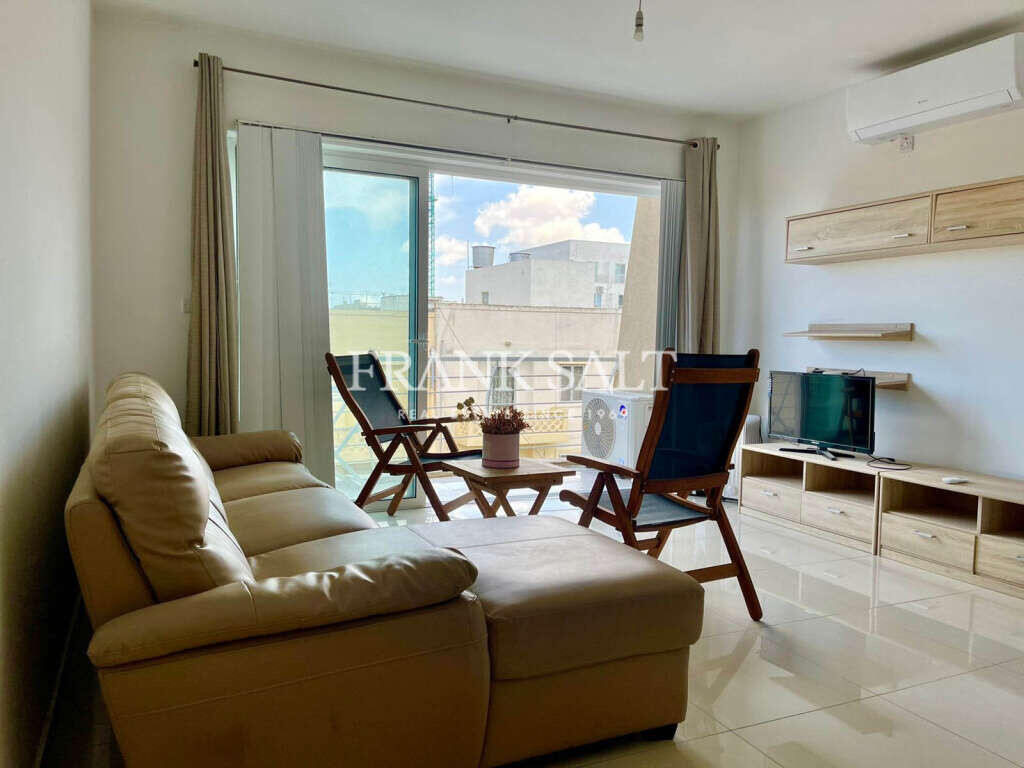 Квартира с 1 спальней в Гзира, Мальта № 10249