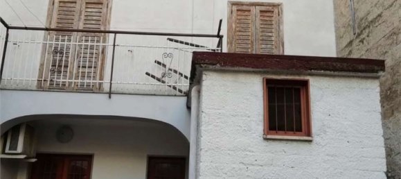 3 rooms Apartment in Cimitile, Italy No. 153424 4