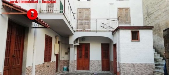 3 rooms Apartment in Cimitile, Italy No. 153424 3