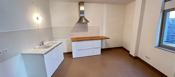 2 bedrooms Apartment in Troyes, France No. 244710 6