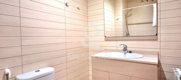3 bedrooms Apartment in Cornella De Llobregat, Spain No. 158397 17