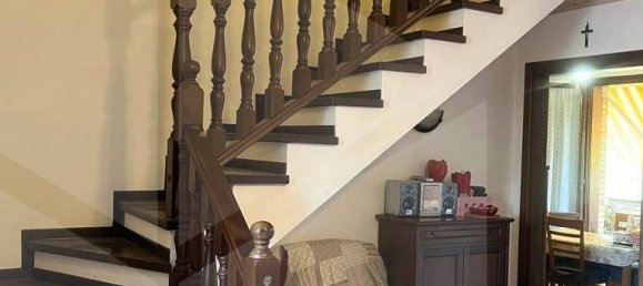 Квартира с 4 комнатами в Фьорано Моденесе, Италия № 33629 6