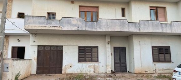 Casa de 7 habitaciónes en Melissano, Italy No. 267779 2