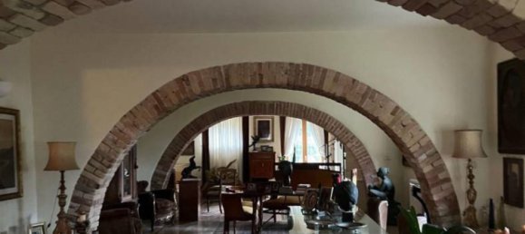 Casa de 4 dormitorios en Loreto Aprutino, Italy No. 81715 22