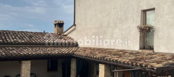 Casa de 4 dormitorios en Loreto Aprutino, Italy No. 81715 16