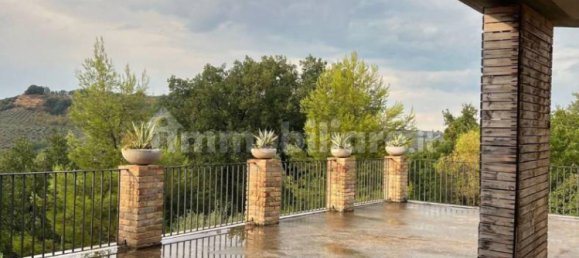 Casa de 4 dormitorios en Loreto Aprutino, Italy No. 81715 24