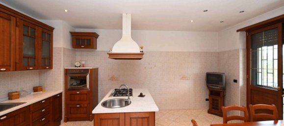 3 Schlafzimmer Villa in Settimo Torinese, Italy, Nr. 103620 8