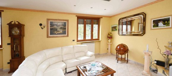 3 Schlafzimmer Villa in Settimo Torinese, Italy, Nr. 103620 5