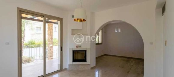 3 bedrooms Villa in Polis, Cyprus No. 13648 5