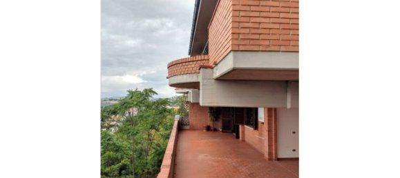 Villa de 4 dormitorios en Chieti, Italy No. 252448 8