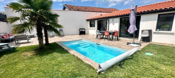 2 Schlafzimmer Haus in Yves, France, Nr. 335911 2