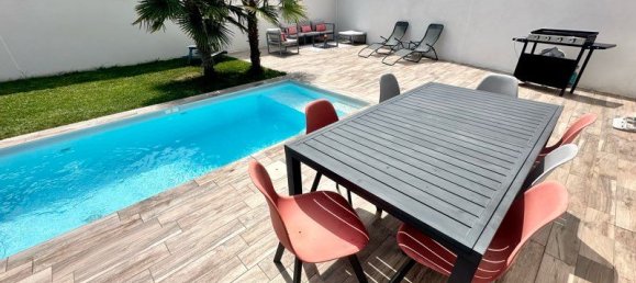 2 Schlafzimmer Haus in Yves, France, Nr. 335911 3