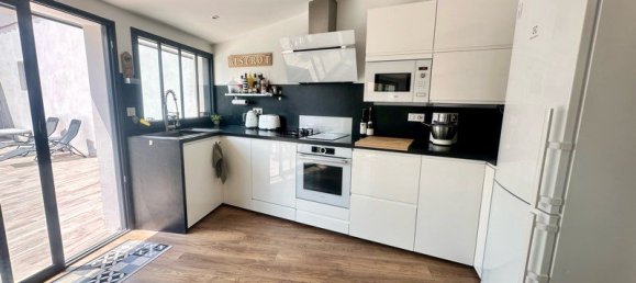 2 Schlafzimmer Haus in Yves, France, Nr. 335911 6